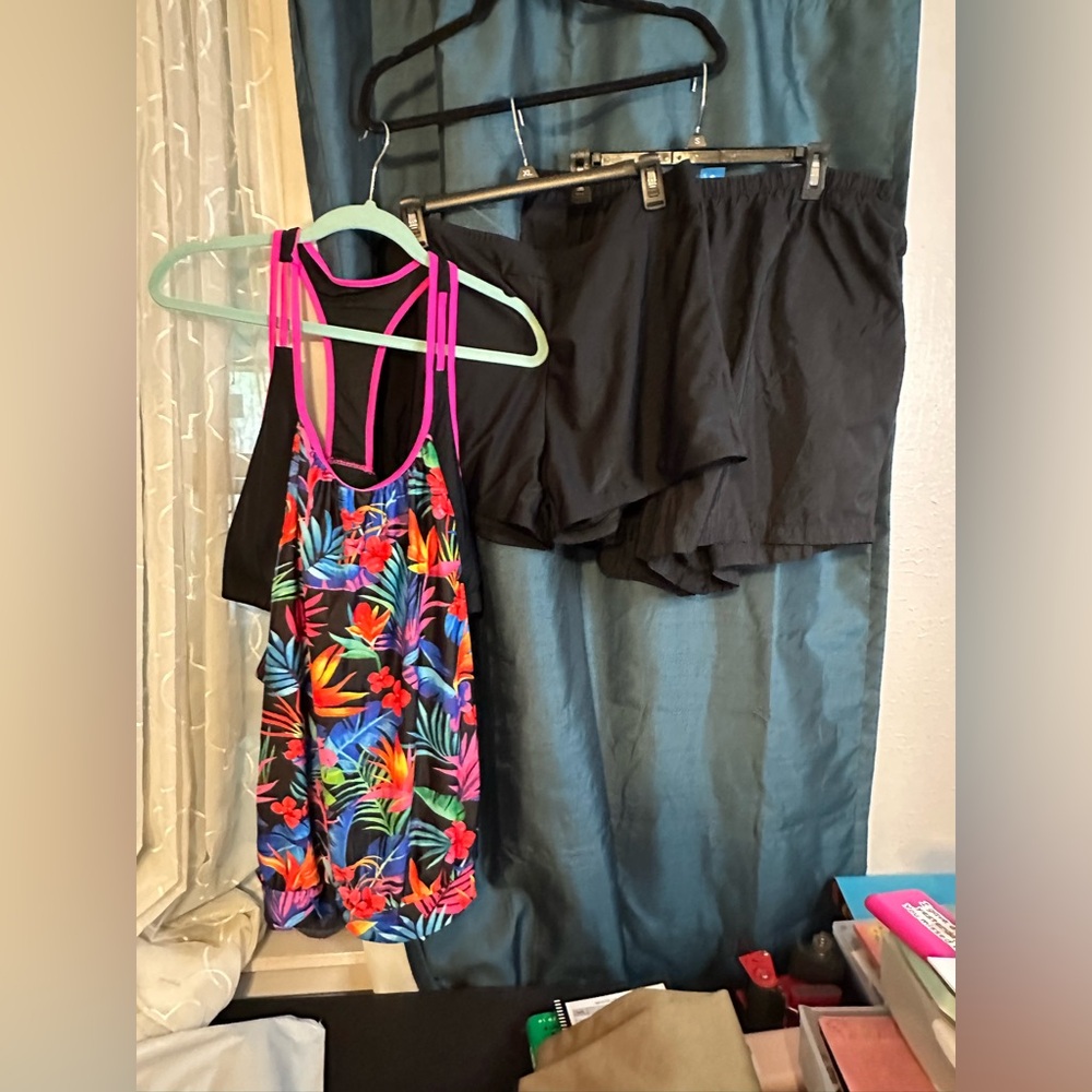 Tropical Print Tankini Top w/ Solid Black Swim Shorts+Pair of Nylon Swim Shorts - Picture 2 of 12